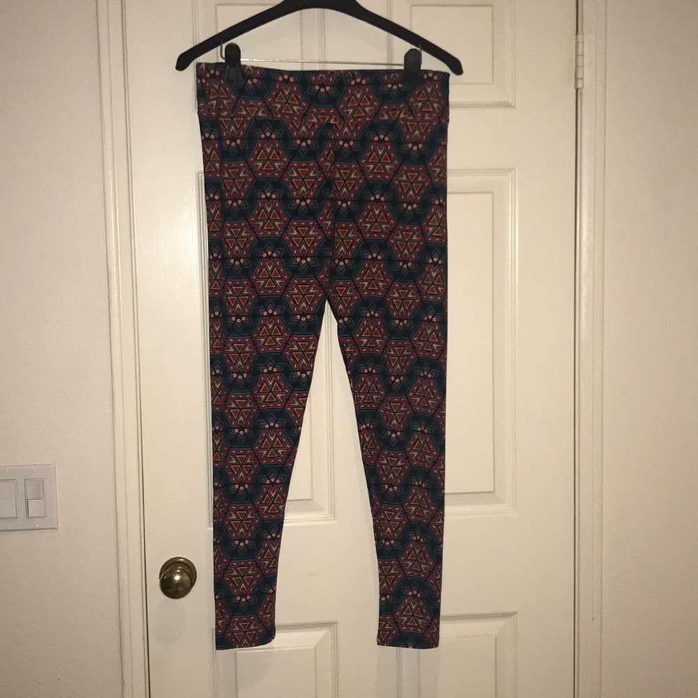 LuLaRoe Tall & Curvy Leggings Geometric pattern